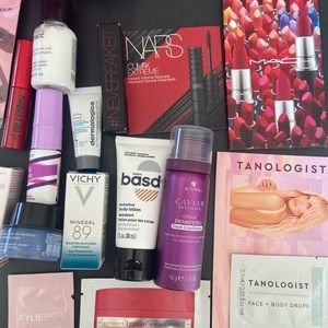 40 Piece Ulta Sampler Set with Pink Travel Bag